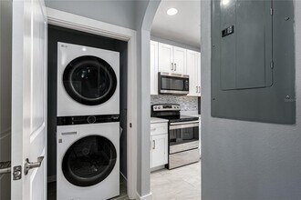 208 Cape Harbour Loop in Bradenton, FL - Building Photo - Building Photo