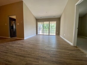 300 Blue Water Ct, Unit 303 in Glen Burnie, MD - Building Photo - Building Photo