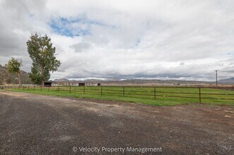15334 Oneil Hwy in Redmond, OR - Building Photo - Building Photo