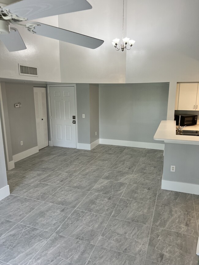 property at 1220 Wildwood Lakes Blvd