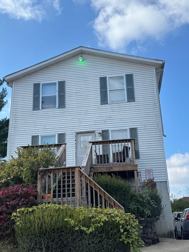 property at 1325 N Washington St