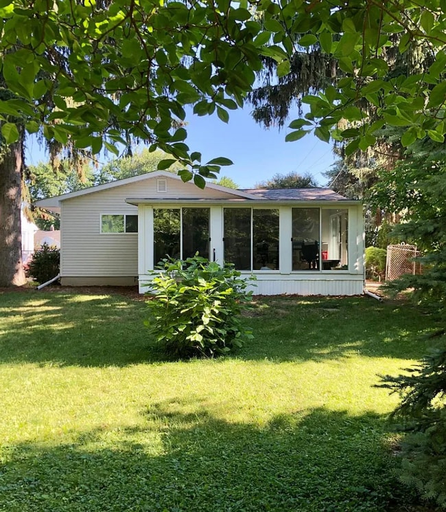370 E Phillips Ave in Milan, MI - Building Photo - Building Photo
