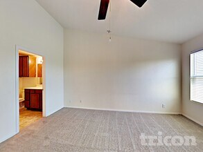 2102 York Bend in San Antonio, TX - Building Photo - Building Photo
