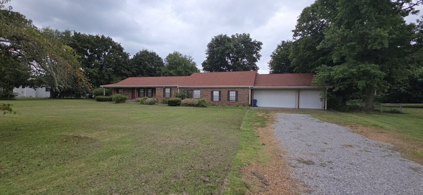 3335 Asbury Rd in Murfreesboro, TN - Building Photo
