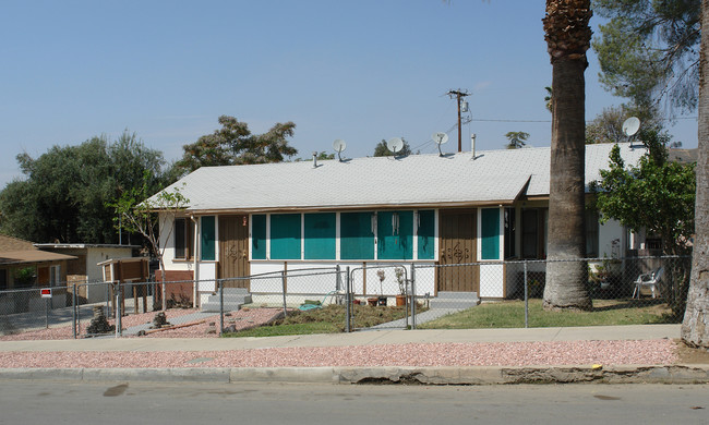 137 E Graham Ave in Lake Elsinore, CA - Building Photo - Building Photo