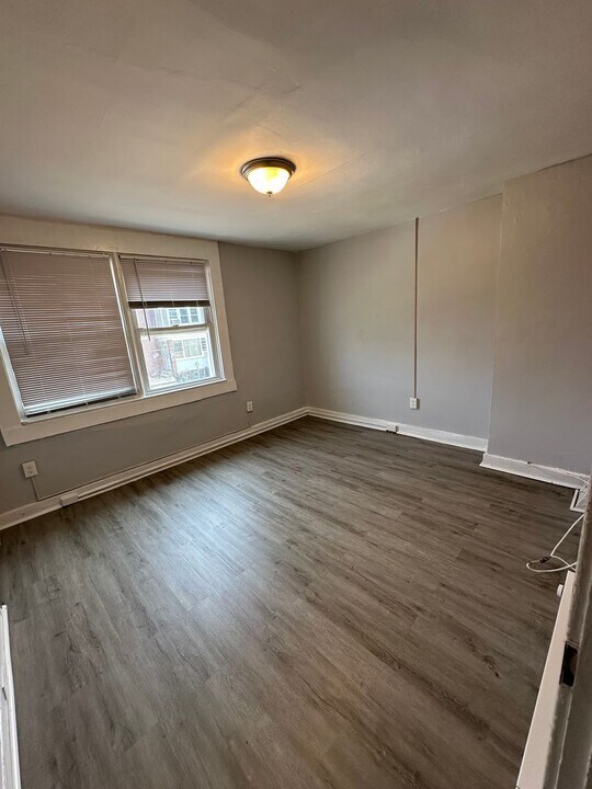321 N 10th St in Darby, PA - Building Photo