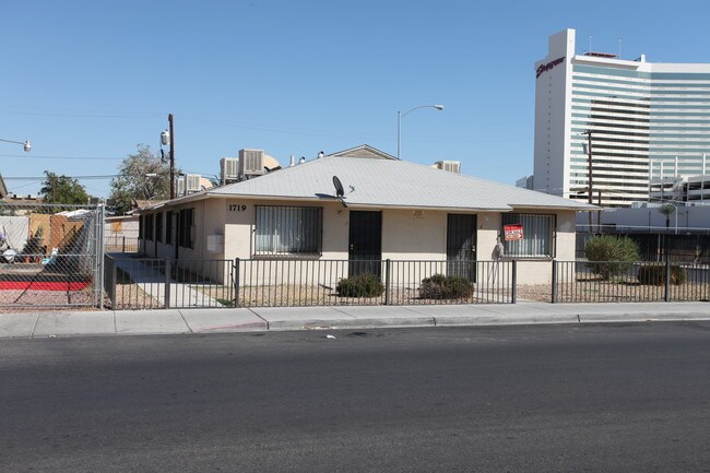 1719 Fairfield Ave in Las Vegas, NV - Building Photo - Building Photo