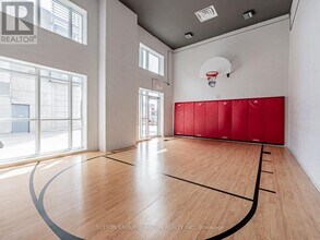 5 Hanna Ave in Toronto, ON - Building Photo - Building Photo