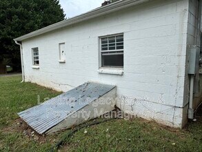 4220 Glenn Hi Rd in Winston-Salem, NC - Building Photo - Building Photo