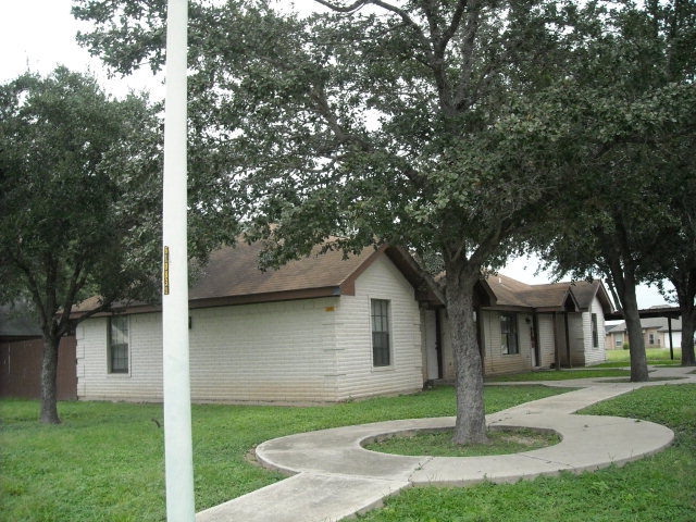 Quail Hollow in La Joya, TX - Foto de edificio