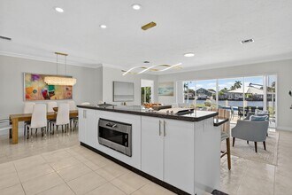 513 S Riverside Dr in Pompano Beach, FL - Building Photo - Building Photo