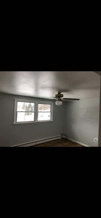 325 N Nichols St, Unit 327 in Lowell, IN - Building Photo