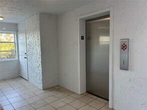 6200 NW 44th St in Lauderhill, FL - Building Photo - Building Photo