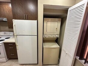 2511 NW 56th Ave in Lauderhill, FL - Building Photo - Building Photo