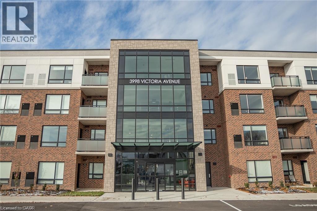 3998 Victoria Ave in Lincoln, ON - Building Photo