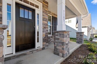 7185 Sylvan Retreat Dr in Denver, NC - Building Photo - Building Photo