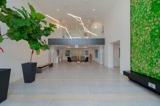 111 SE 1st Ave, Unit 404 in Delray Beach, FL - Building Photo - Building Photo