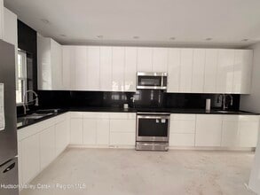 6137 Main St in Tannersville, NY - Building Photo - Building Photo