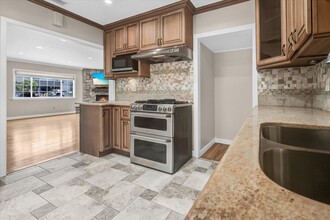 1743 Haynes Ln in Redondo Beach, CA - Building Photo - Building Photo
