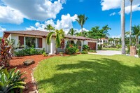 325 Isle of Capri Dr in Fort Lauderdale, FL - Building Photo - Building Photo