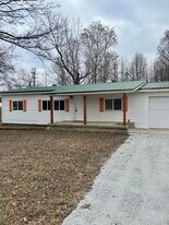 1105 Reynolds Rd in Paragould, AR - Building Photo