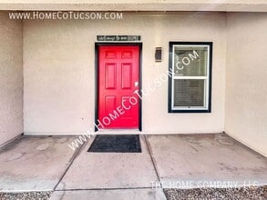 10002 E Stella Rd in Tucson, AZ - Building Photo - Building Photo
