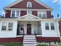 238 Lawrence Ave in Lawrence, NY - Building Photo