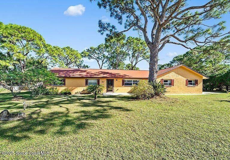 5425 Country Ln in Merritt Island, FL - Foto de edificio