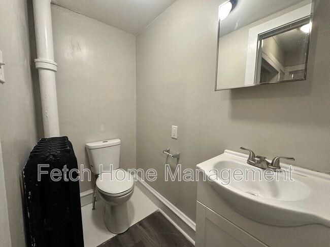 property at 832 N 5th St
