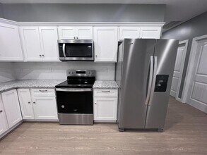 235 Guthrie Dr in Bardstown, KY - Building Photo - Building Photo