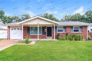 385 Patterson Ln in Florissant, MO - Building Photo