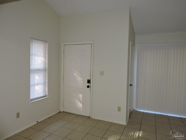 3145 Cedarwood Village Ln in Pensacola, FL - Building Photo - Building Photo