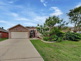 1909 Wahoo Dr in Mansfield, TX - Building Photo