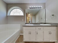 10164 Commons Crossing photo'