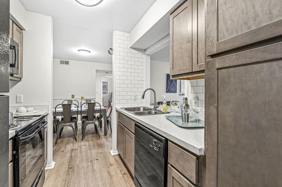 Enclave at Eagle Creek Apartments in Indianapolis, IN - Foto de edificio
