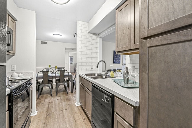 Enclave at Eagle Creek Apartments