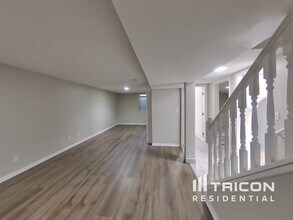 220 W 102nd St in Minneapolis, MN - Building Photo - Building Photo