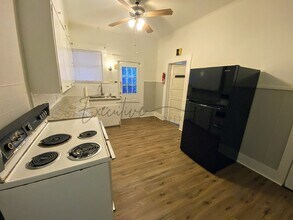 900 11th St in Lake Charles, LA - Building Photo - Building Photo