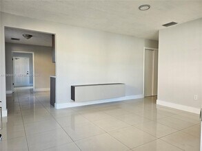 7416 SW 21st St in Miami, FL - Building Photo - Building Photo
