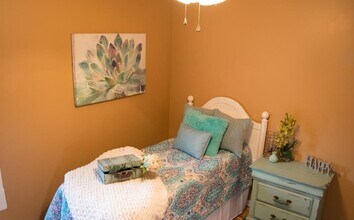 323 S McKinley Ave in Muncie, IN - Building Photo - Building Photo