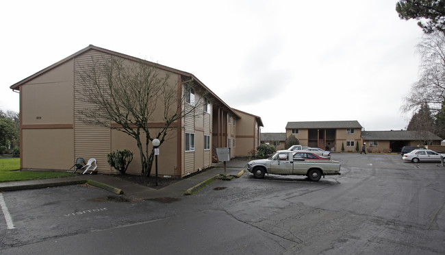 Glenhaven Park in Newberg, OR - Building Photo - Building Photo