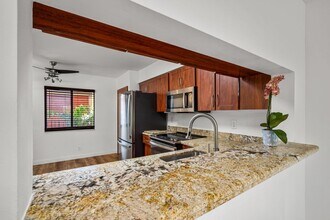 2202 S Cypress Bend Dr in Pompano Beach, FL - Building Photo - Building Photo