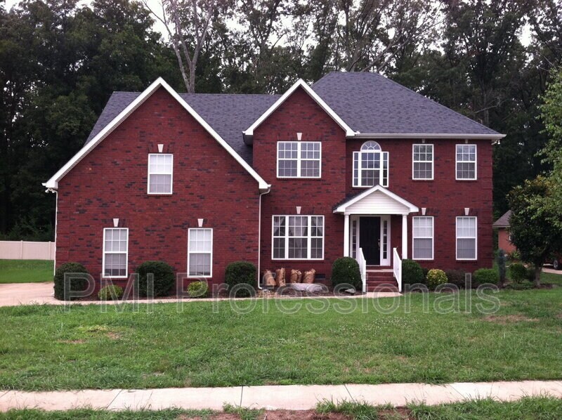 617 Rambush Dr in Murfreesboro, TN - Building Photo