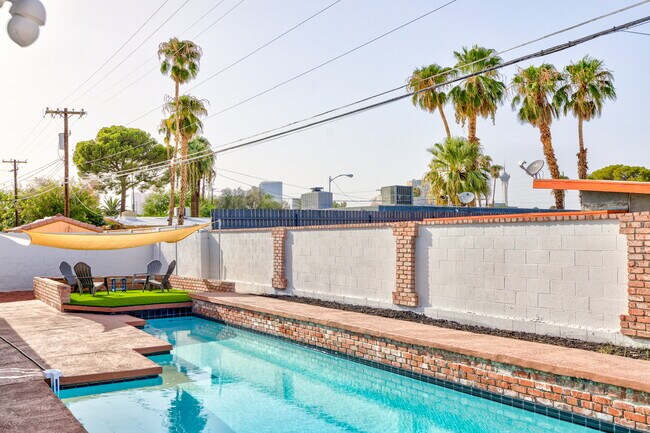 property at 1448 Pawnee Dr