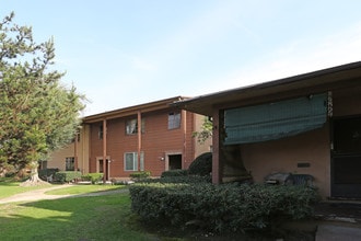 542-568 S Venice Blvd in Venice, CA - Foto de edificio - Building Photo