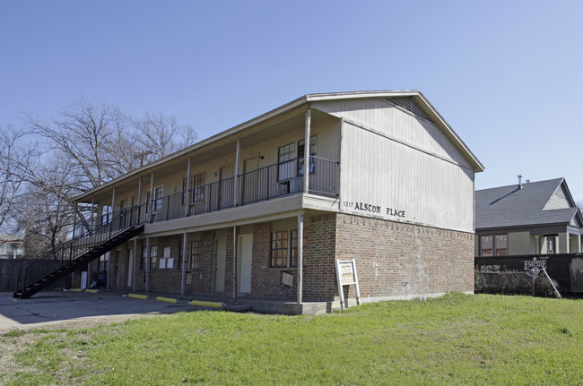 1317 Alston Ave in Fort Worth, TX - Building Photo - Building Photo