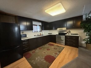 3184 Badger Rd in North Pole, AK - Building Photo - Building Photo