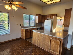 129 Julian Way in Pleasant Hill, CA - Building Photo - Building Photo