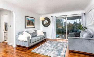 4803 SW Lander St in Seattle, WA - Building Photo - Building Photo