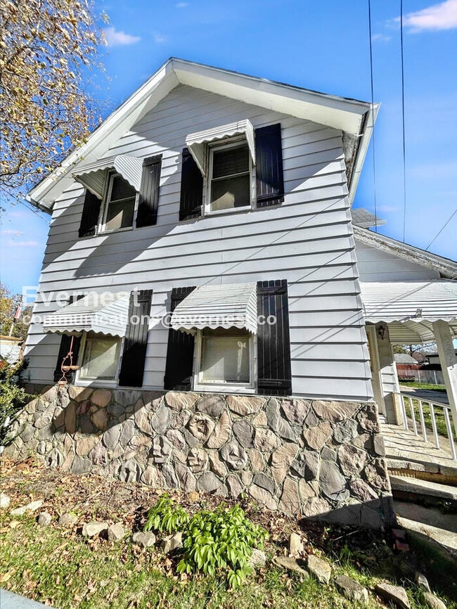 3295 W 46th St in Cleveland, OH - Building Photo - Building Photo